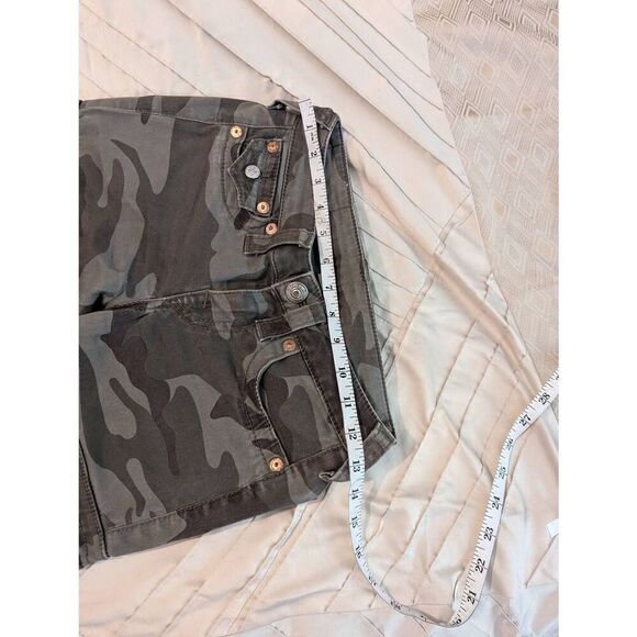 True Religion Women’s 24 Camo Utility Leggings Pants in Green Pockets - Picture 8 of 8